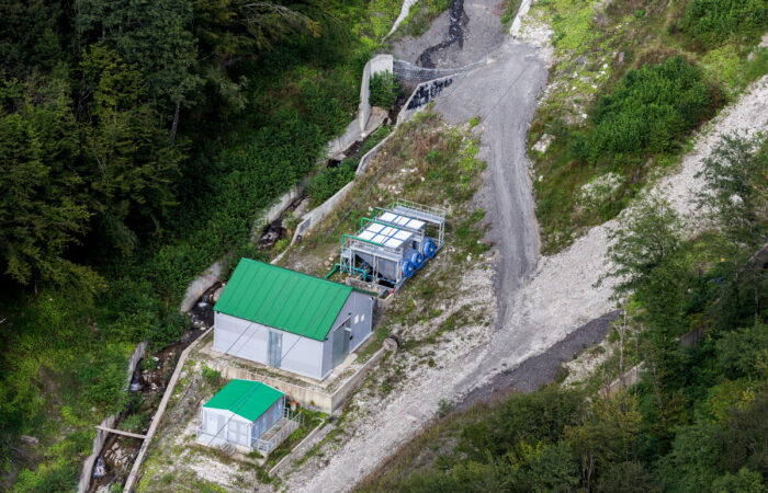 В реализованных проектах компании «КастомГео» применялся комплексный подход к борьбе с селями с использованием комбинации следующих мероприя