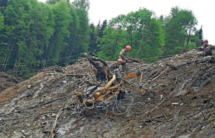 4 Устройство нагельного крепления с помощью горной буровой установки